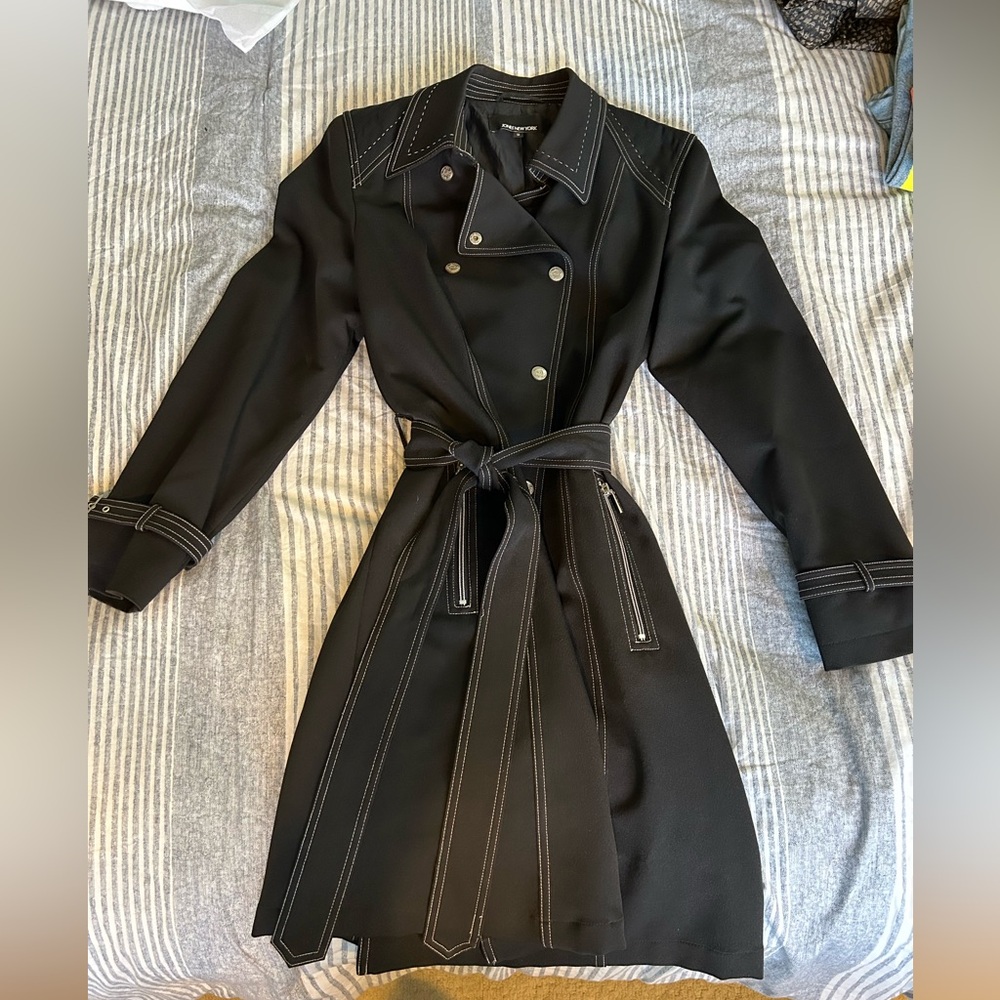Jones New York Women’s Trench Coat Jacket Black with White Lining Size Small